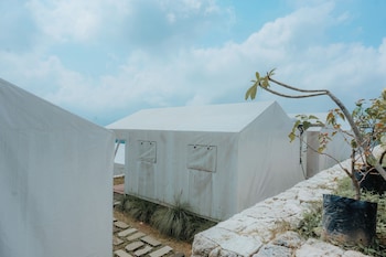 Happynest Glamping And Villa Dieng,,3 star