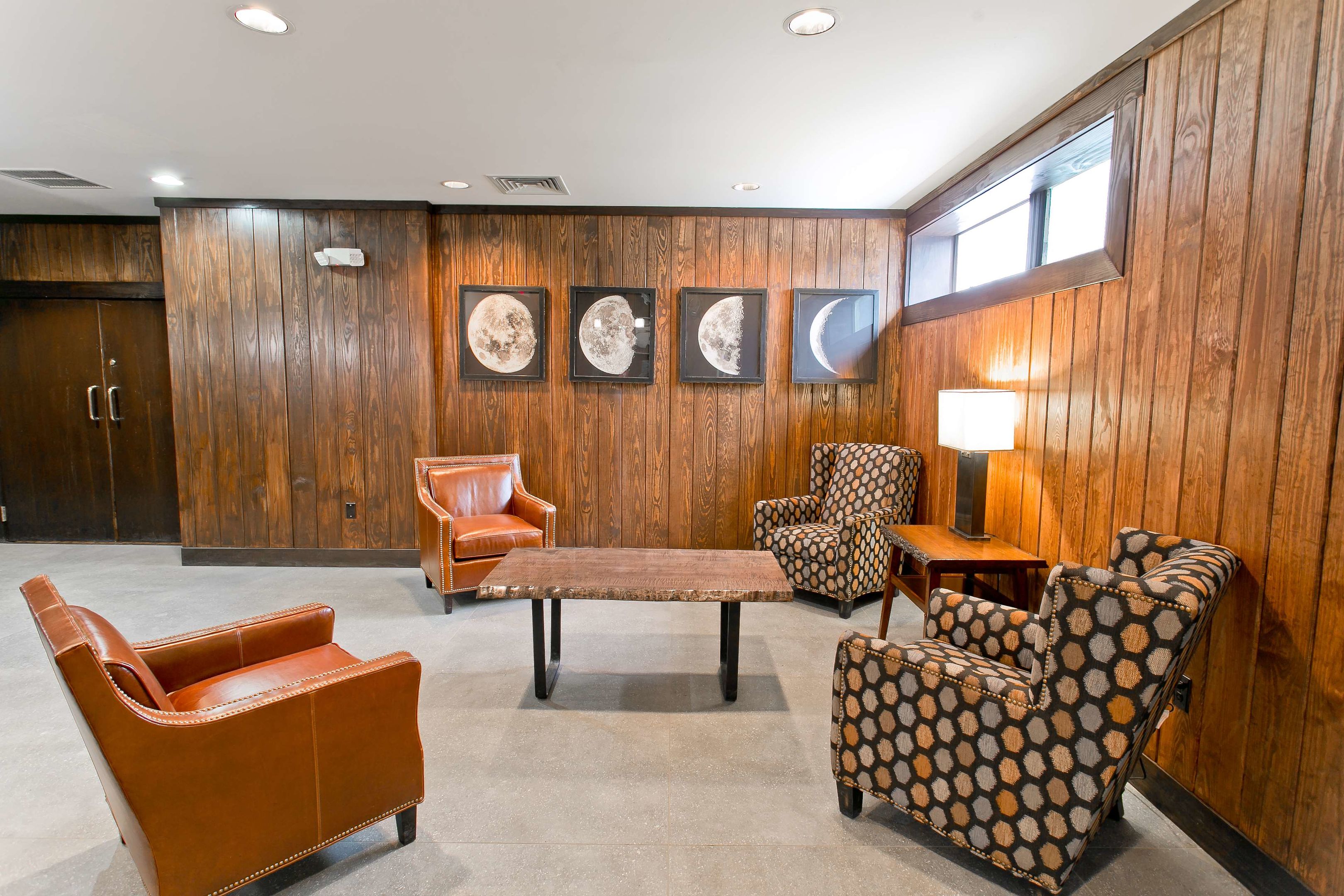 killington mountain lodge tapestry collection by hilton
