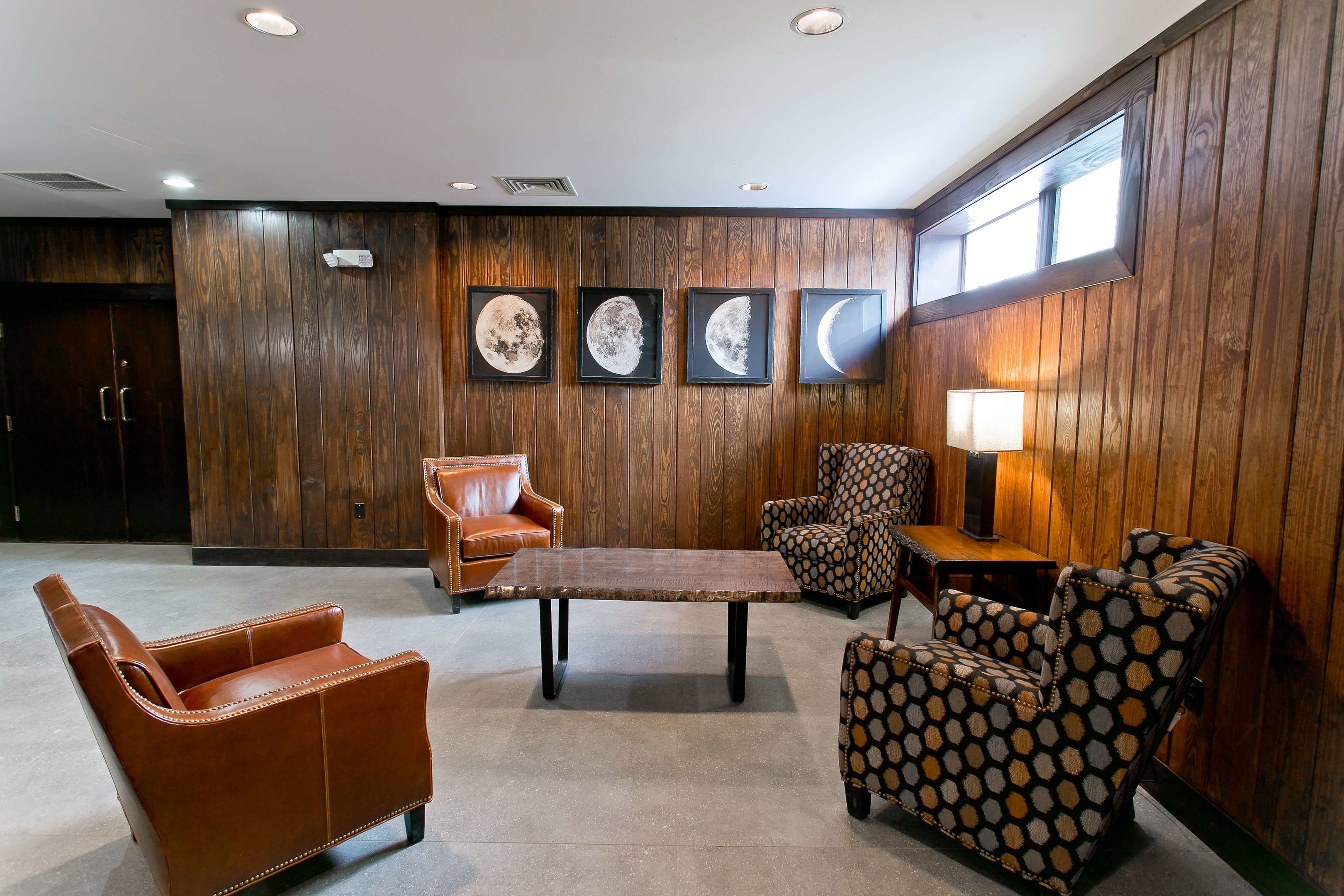 killington mountain lodge tapestry collection by hilton