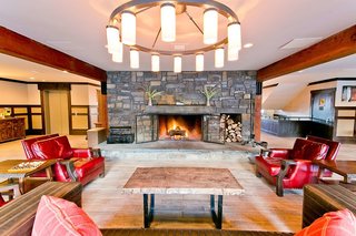 killington mountain lodge tapestry collection by hilton
