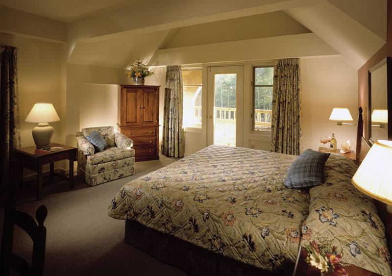 killington mountain lodge tapestry collection by hilton