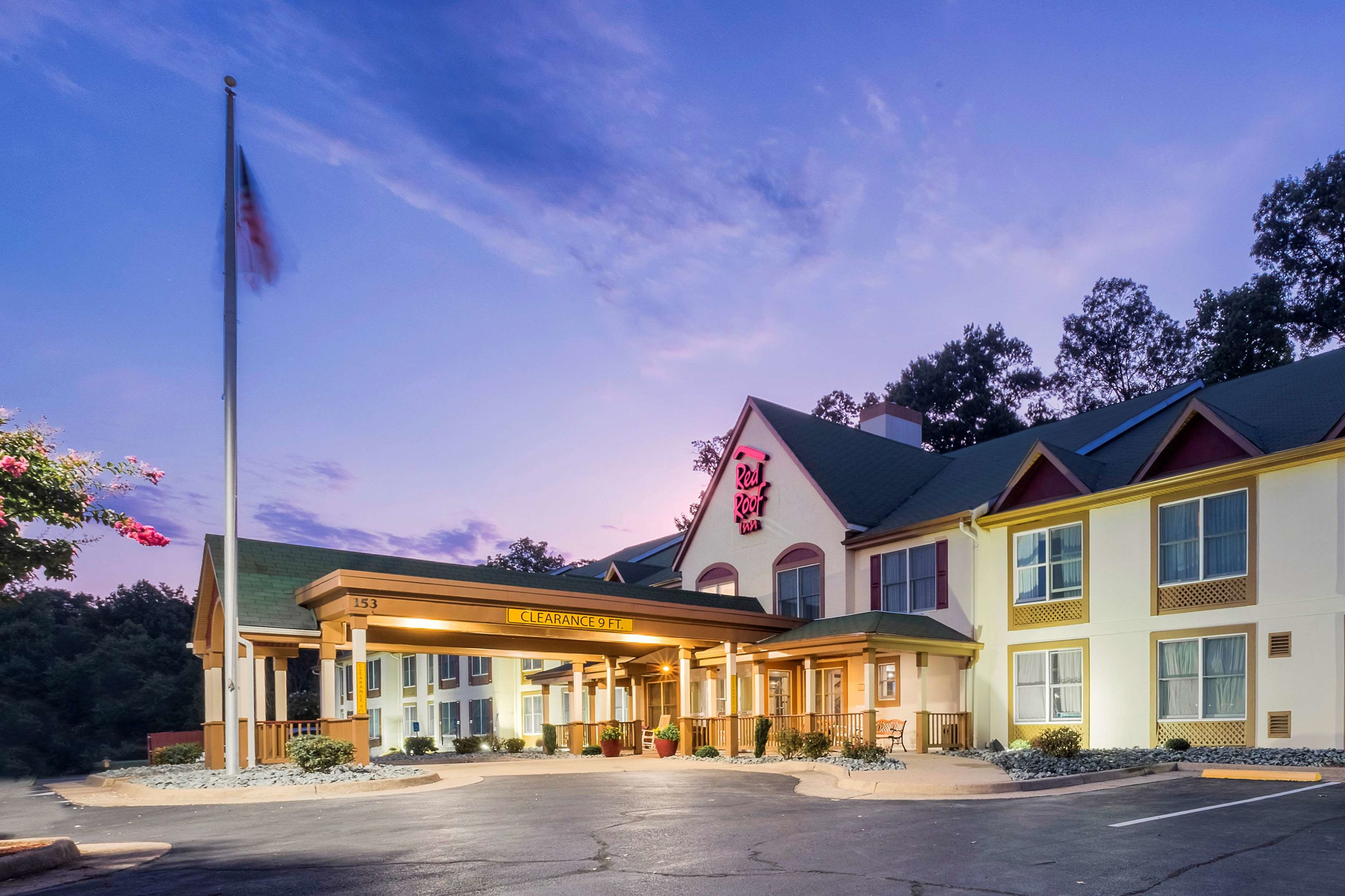 red roof inn and suites stafford va