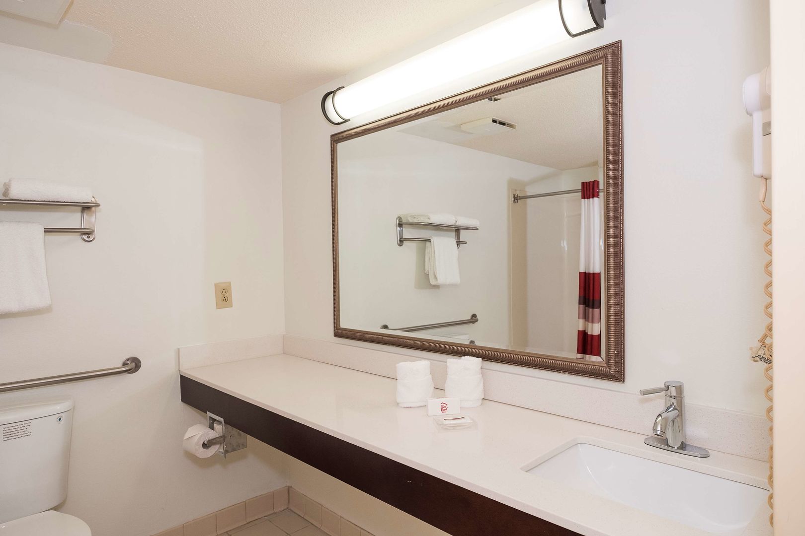 red roof inn and suites stafford va