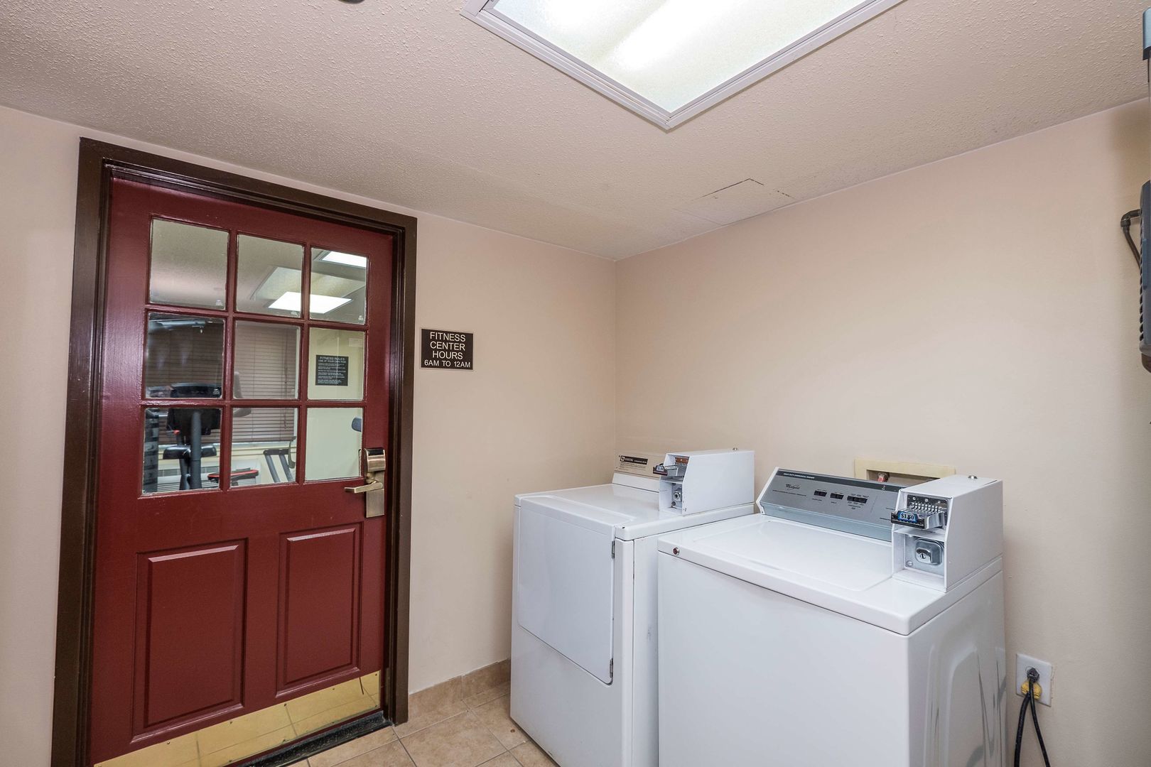 red roof inn and suites stafford va