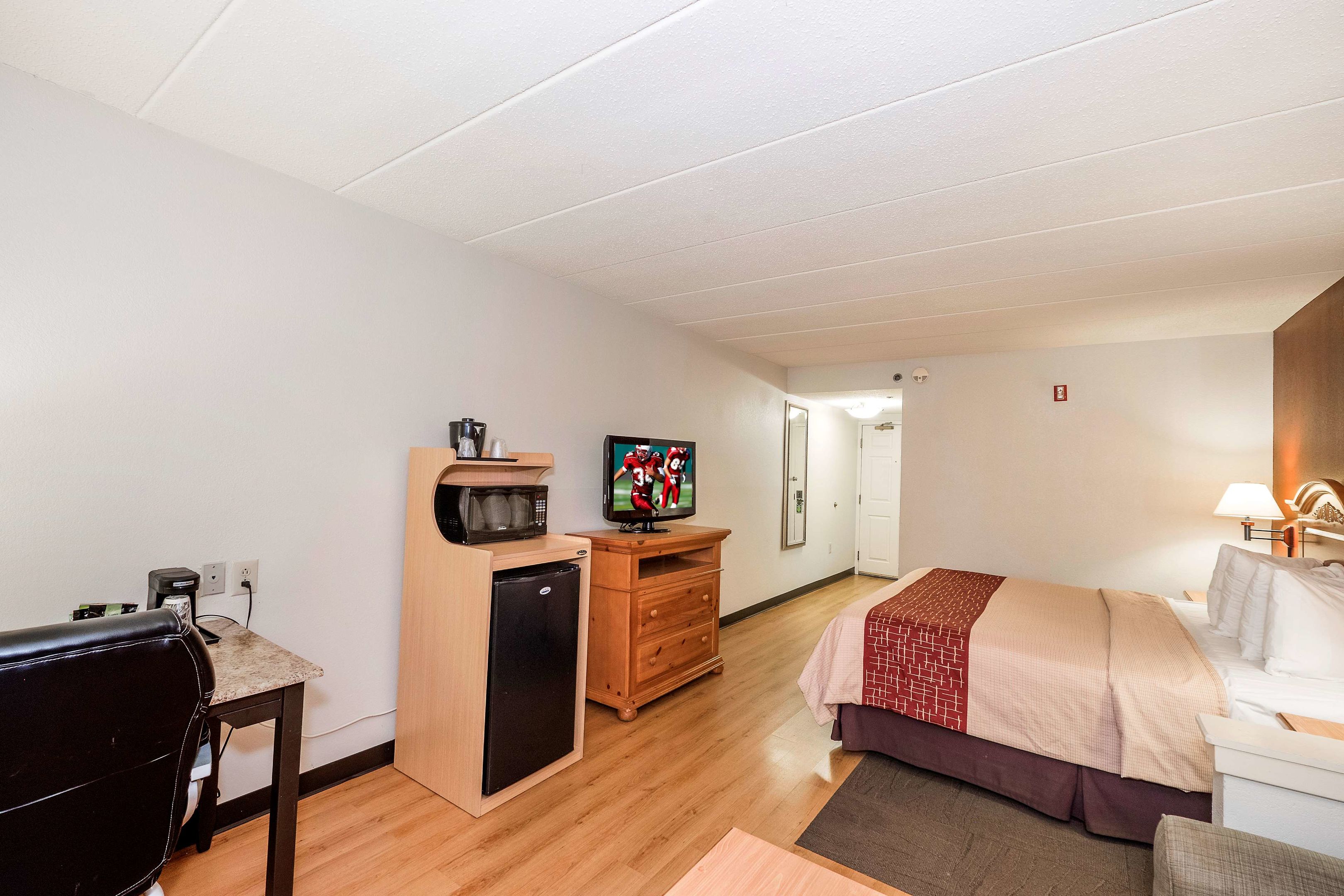 red roof inn and suites stafford va
