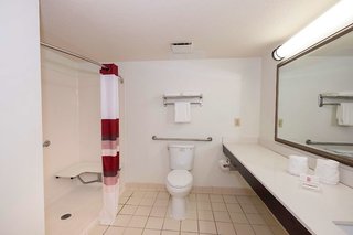 red roof inn and suites stafford va