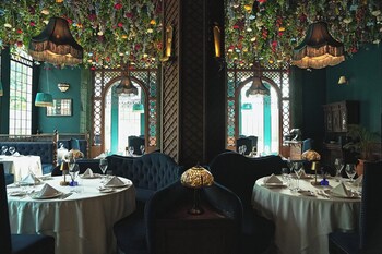 Maison Mystique,,4 star