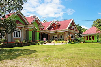 loboc airbnb travellers inn