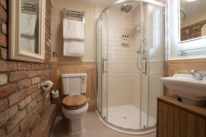 the waterway pub and rooms