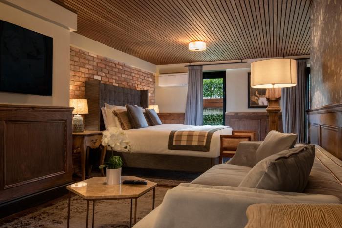 the waterway pub and rooms