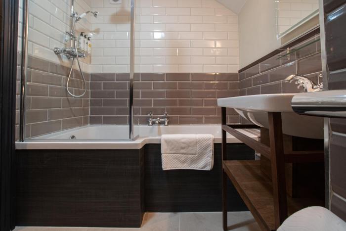 the waterway pub and rooms