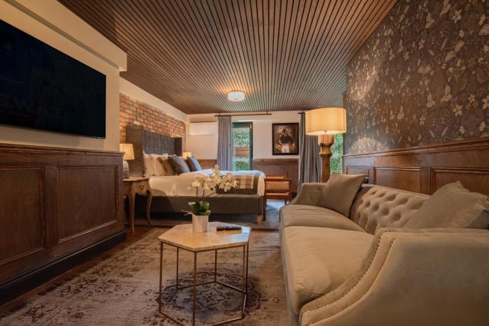 the waterway pub and rooms