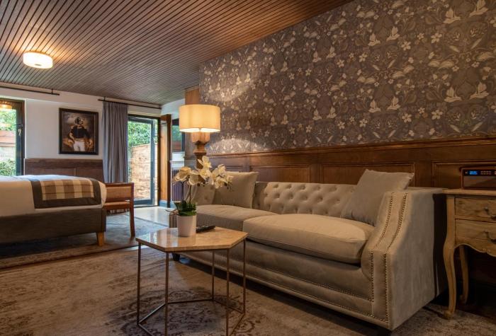 the waterway pub and rooms