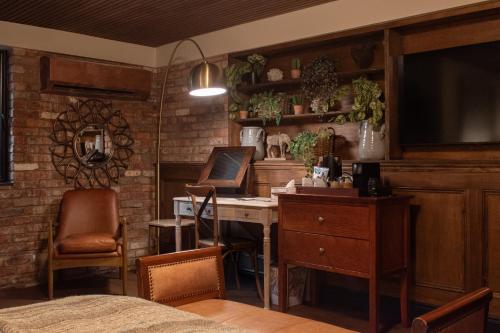 the waterway pub and rooms