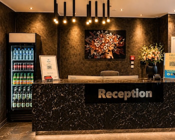 Lillys Hotel Munchen-Unterschleißheim,,3 star