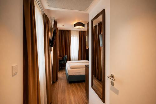 lillys hotel munchen unterschlei heim