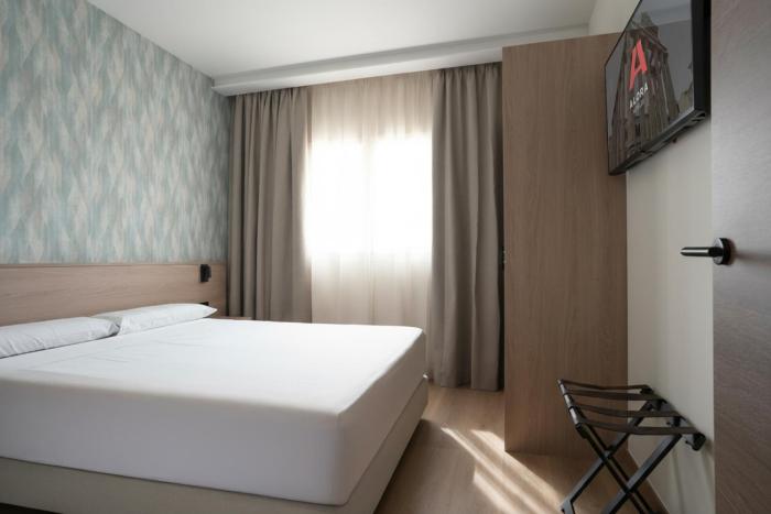 alora apartamentos merida