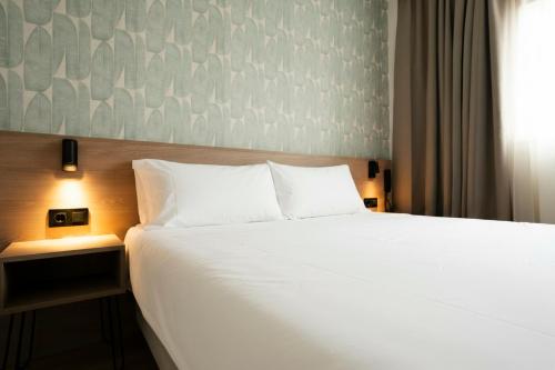 alora apartamentos merida