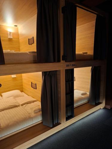 de lola podshotel
