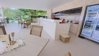 ta yai beach resort