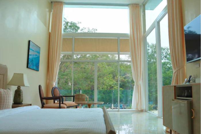 ta yai beach resort