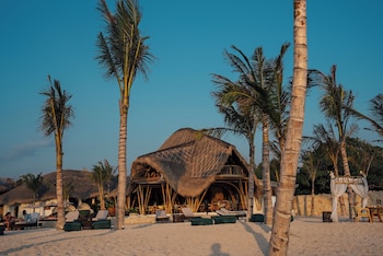 arya sumba