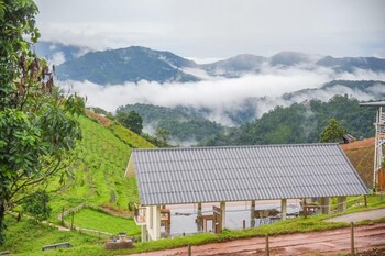phuwin homestay monjam