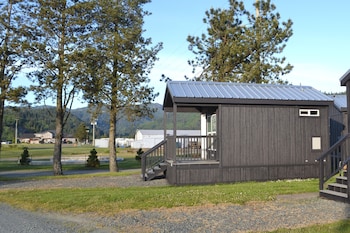Roam Tillamook,,2 star