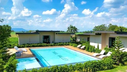 Tara Valley Saraburi,,4 star
