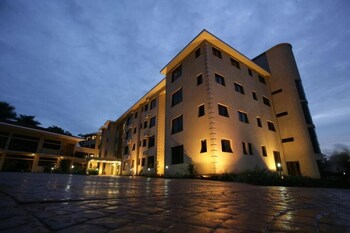 hotel 33 kampala