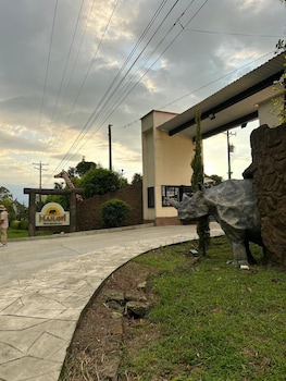 mahawi resort
