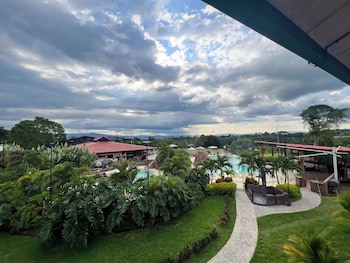 Mahawi Resort,,3 star