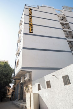 pyraking pyramids view inn