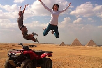 pyraking pyramids view inn