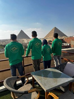 pyraking pyramids view inn