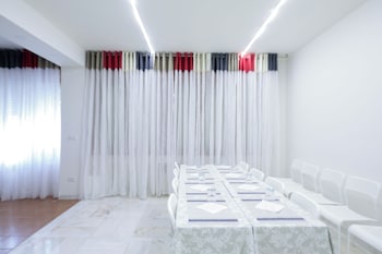 M9 Rest House Venice,,3 star