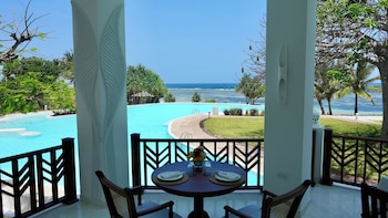 Zahari Oceanfront,,5 star