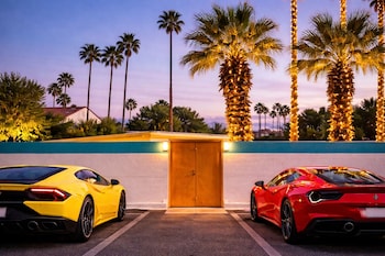 Mod Palm Desert,,2 star