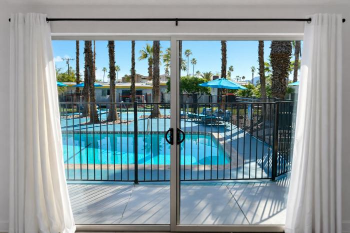 mod palm desert