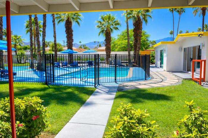 mod palm desert