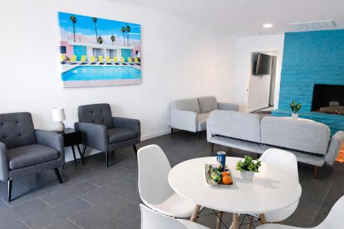 mod palm desert