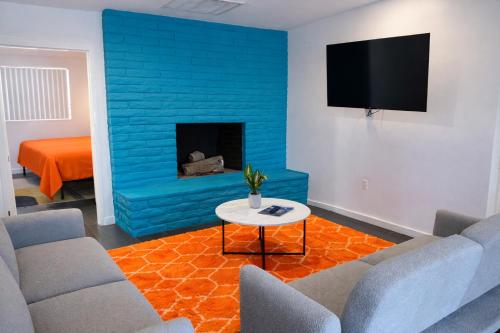 mod palm desert
