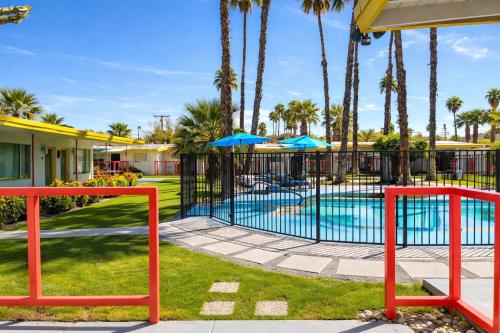 mod palm desert