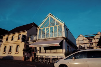 hotel am hafen leverkusen