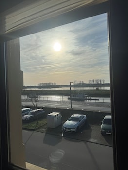 hotel am hafen leverkusen