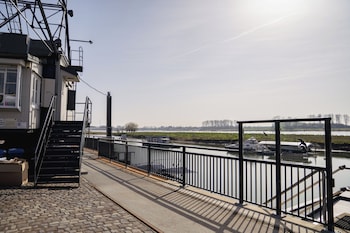 Hotel Am Hafen Leverkusen,,3 star
