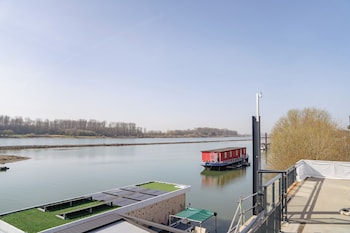 hotel am hafen leverkusen