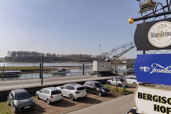 hotel am hafen leverkusen