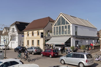 hotel am hafen leverkusen
