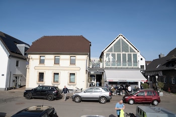 hotel am hafen leverkusen